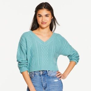Cable-knit Cropped V-neck Sweater